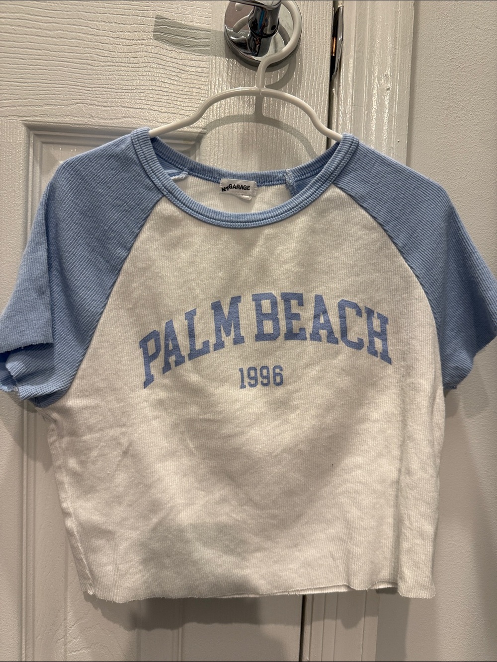 Garage PALM BEACH Crop Tee - White & Light Blue. Size medium